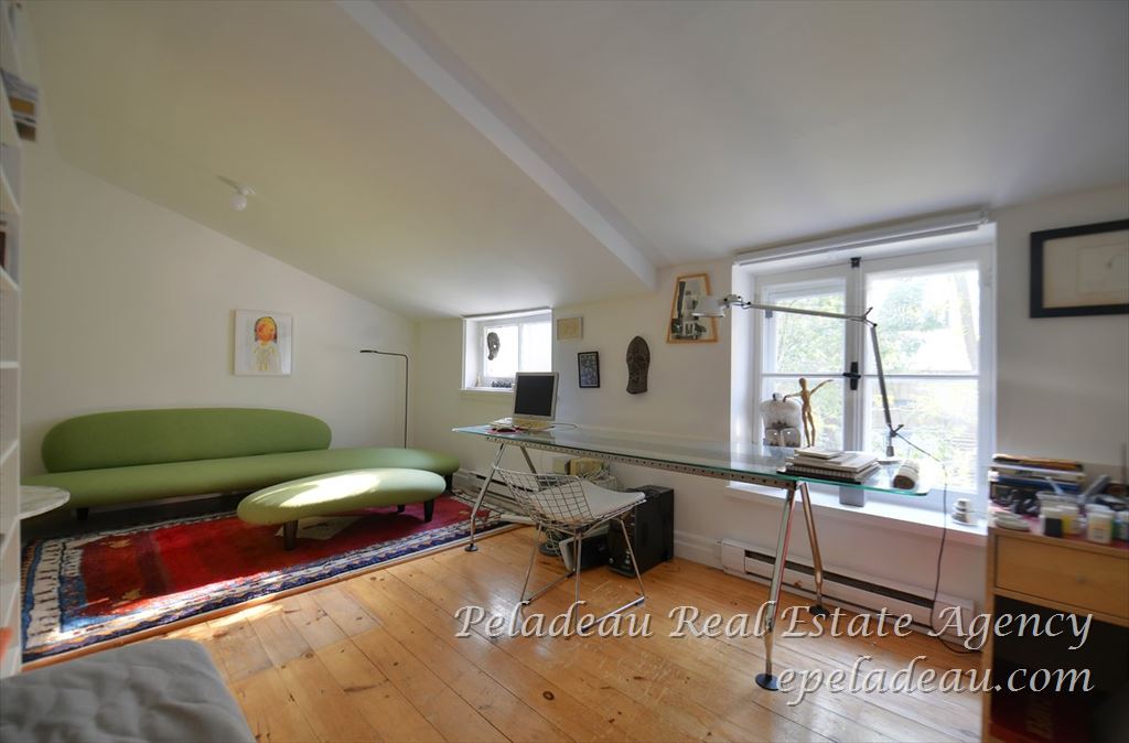 Property detail located at 9 Rue Hébert Peladeau Real Estate Agency