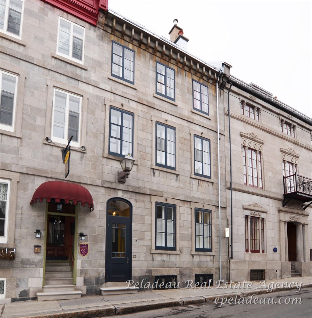 Property detail located at 23 Av. SteGeneviève 3 Peladeau Real