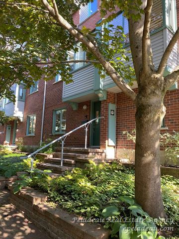 570 Av. Murray