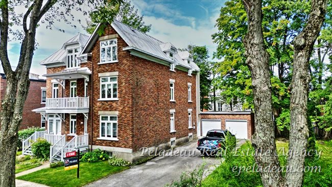1358 Rue Barrin