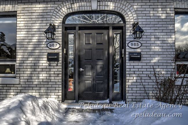 987 Av. des Braves