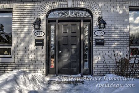 987 Av. des Braves