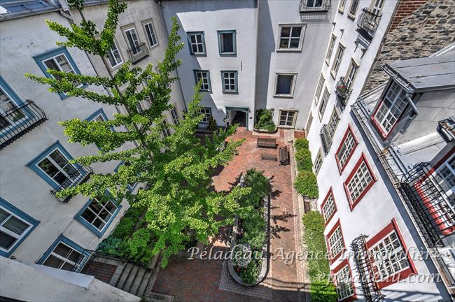 355 Rue St-Paul #108