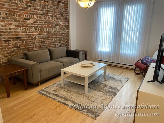 889 Rue Richelieu #12