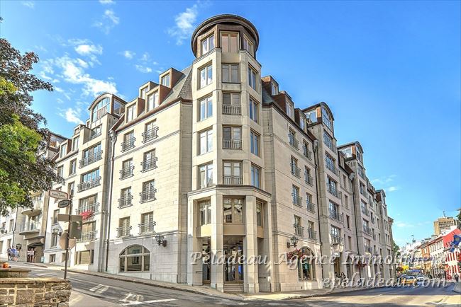 33 Rue St-Louis #307